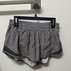 Lululemon Gray Hotty Toddy Shorts 2.5 Inch Low Rise
